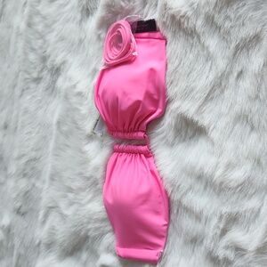 NWT Bright Pink Victoria Secret Bandeau Bikini Top Size Medium